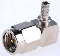 SMA wtyk zagniatany kątowy na kabel RG58/LL195, niklowany