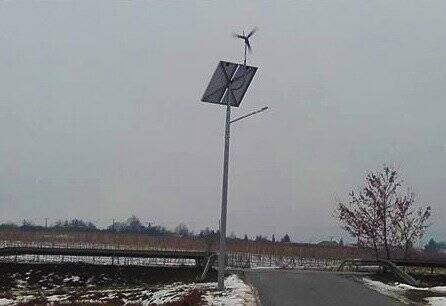 Zestaw zasilania hybrydowego | lampa LED 60W + turbina wiatrowa + panel foto + konstrukcja do słupa | Zestaw #19
